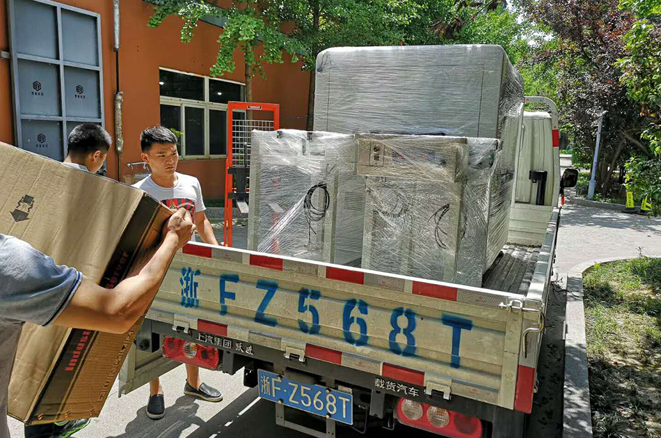 南通客戶SMT設備專車送貨，貨到上門安裝調試