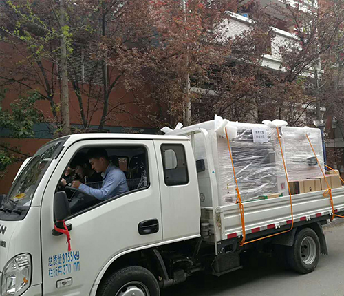 溫州客戶SMT設(shè)備專車(chē)送貨，貨到上門(mén)安裝調(diào)試