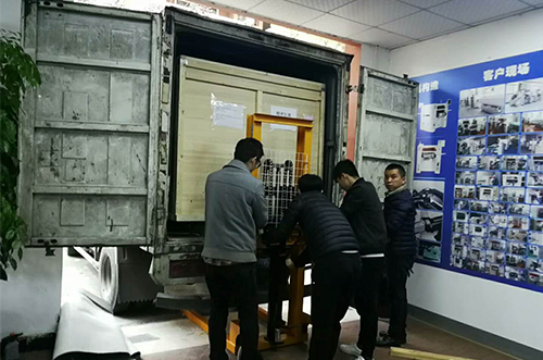 蚌埠客戶SMT設(shè)備專車送貨，貨到上門安裝調(diào)試